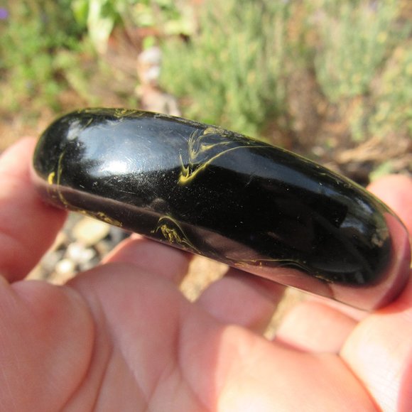Rare Black and Yellow Marbled Bakelite Bangle - Picture 4 of 7